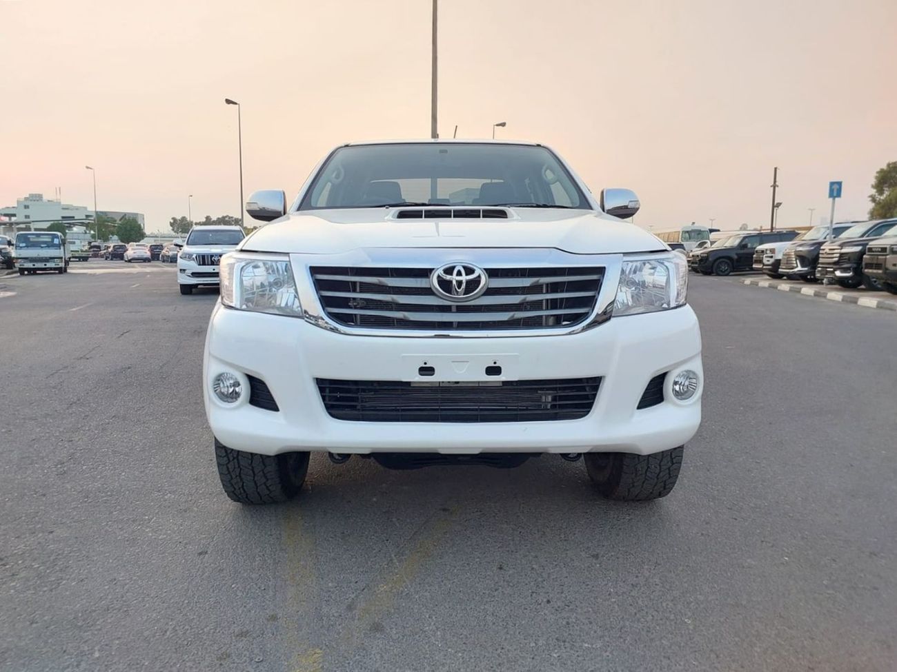 Toyota Hilux TOYOTA HILUX PICKUP RHD 2014 MODEL 3.0 L DIESEL AUTOMATIC(PM37634)