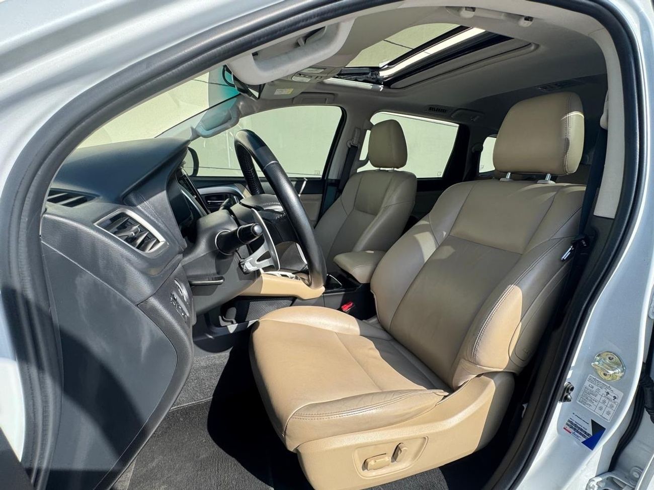 Mitsubishi Montero Sport MITSUBISHI MONTERO 2020 TOP OF Range Sunroof,GCC SPECS