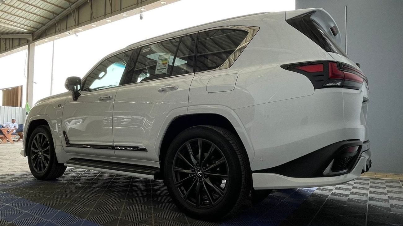 لكزس LX 700h F SPORT