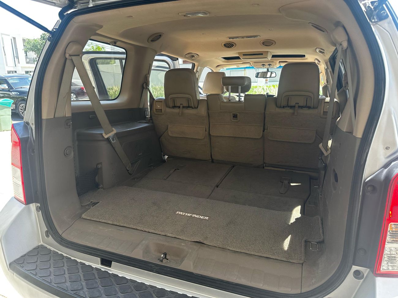 Nissan Pathfinder LE Full Option