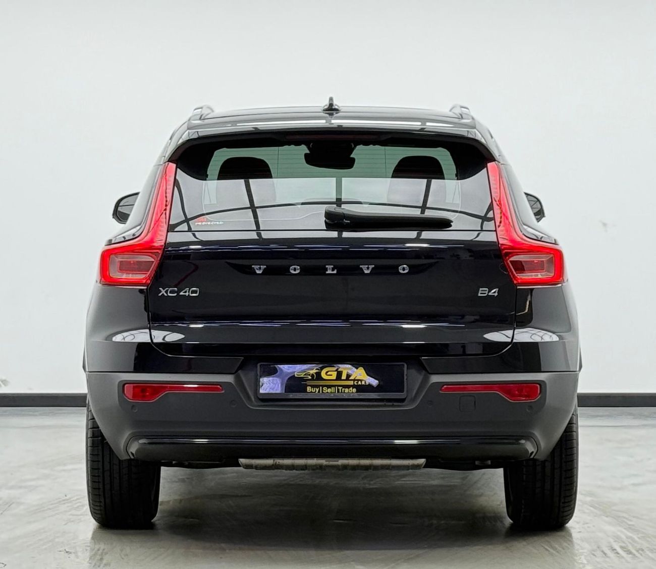 Volvo XC40 B4 2024 Volvo XC40 B4, 2027 Volvo Warranty, 2029 Volvo Service Pack, Very Low Km, Fully Loaded, GCC