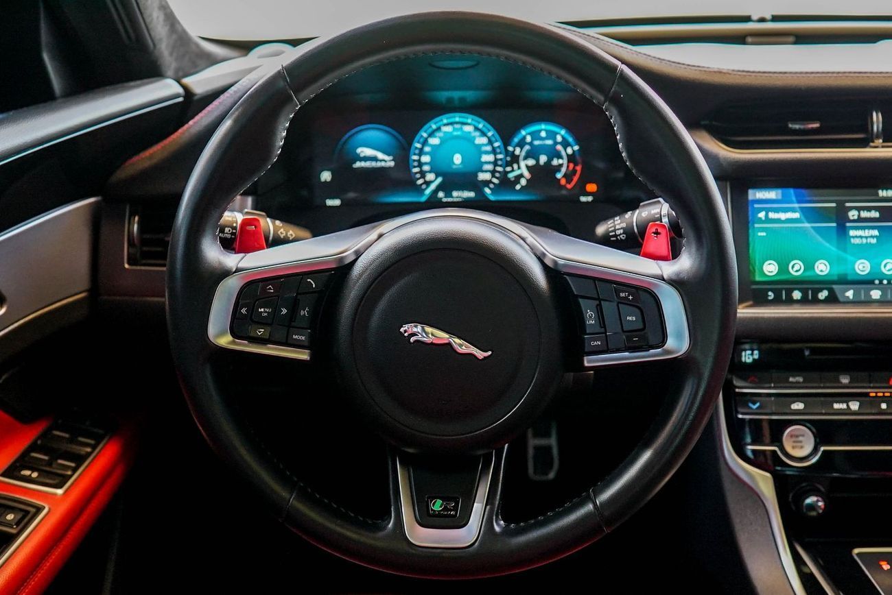 Jaguar XF R-Sport 2.0L Sedan