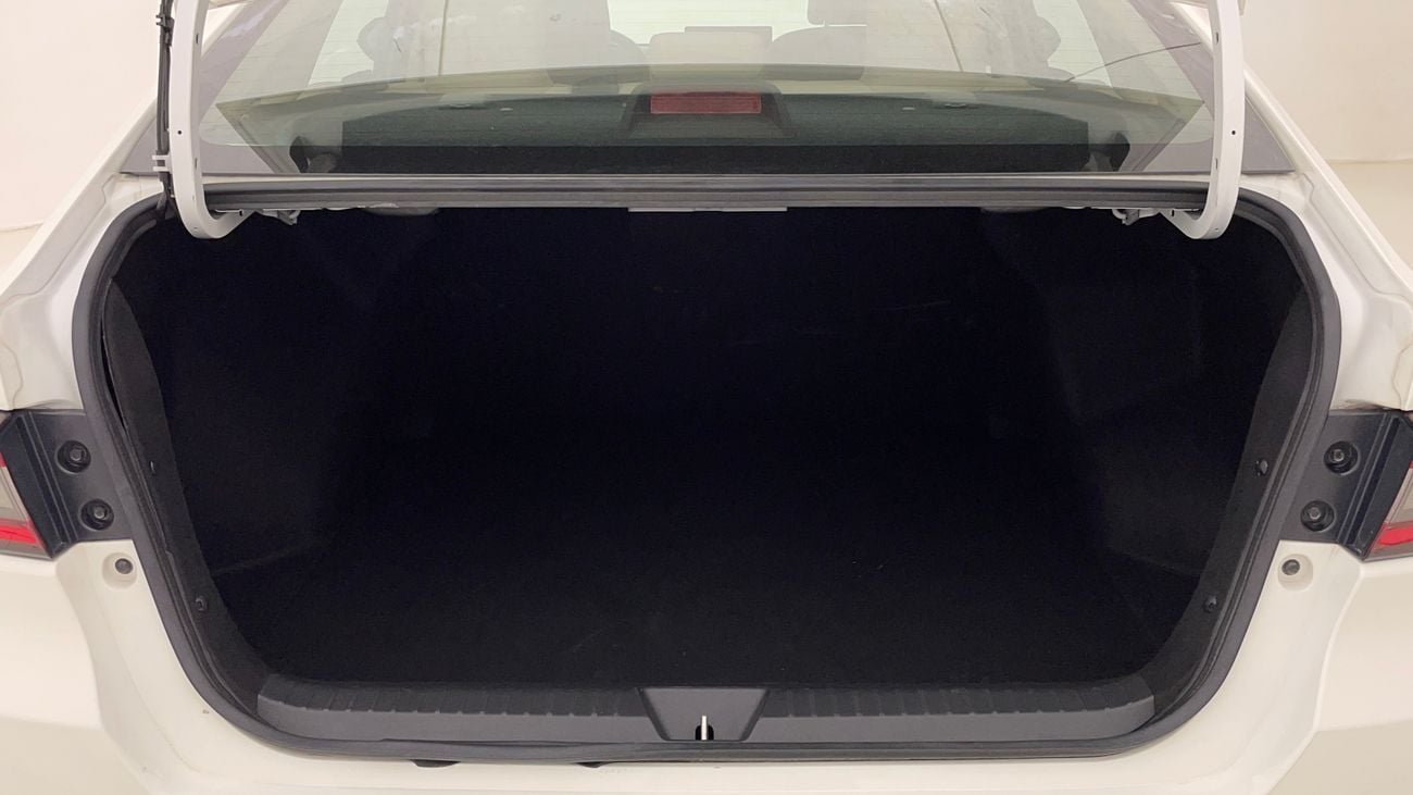 تويوتا يارس E 1.5 | بدون دفعة مقدمة | اختبار القيادة في المنزل