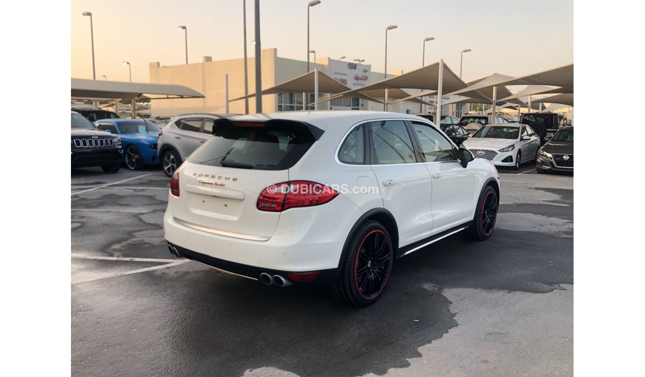 بورش كايان بورش كايين تيربو موديل 2011 خليجي فل مواصفات فتحه سقف وكراسي جلد ومثبت سرعه وتحكم كهربي كامل ونظام ص