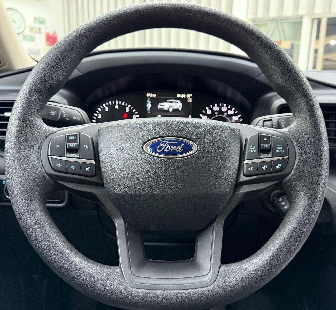 فورد إكسبلورر Base 100A 3.3L 4WD