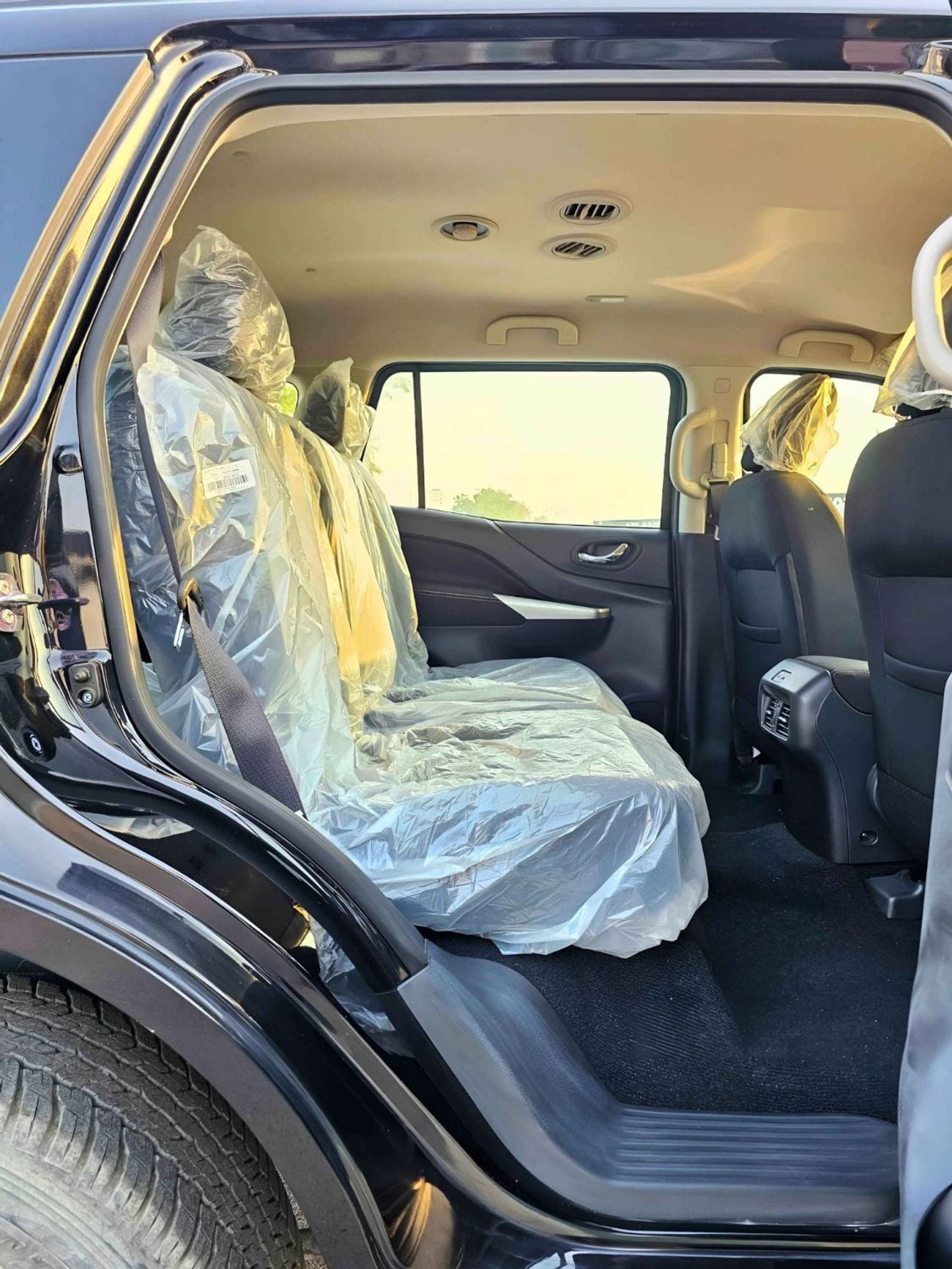 Nissan X Terra SE 7 SEATS / 2.5L PETROL V4 / LEATHER SEATS / PUSH START / 4WD (CODE # 69096)