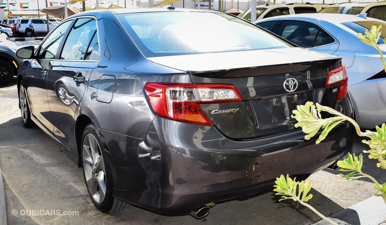 Toyota Camry SE