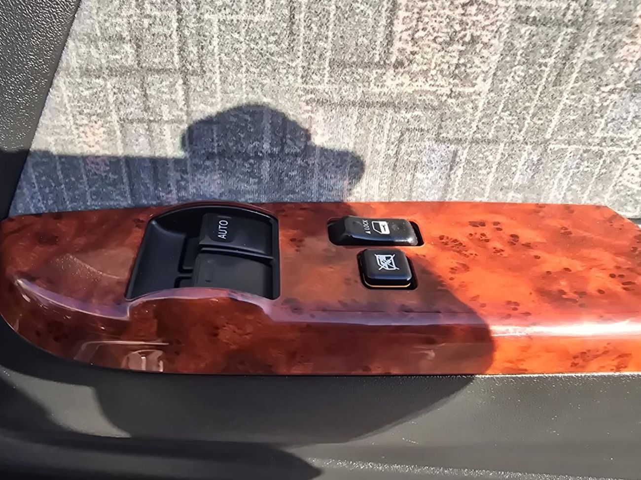 Toyota Hiace TOYOTA HIACE COMMUTER VAN RHD 2006 MODEL 2.7 L PETROL AUTOMATIC(PM02168)