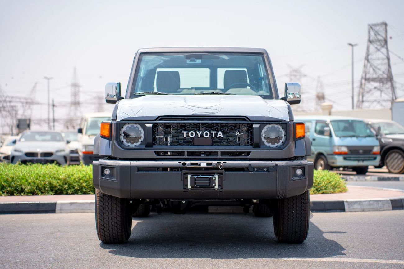 تويوتا لاند كروزر 70 LX 2.8L Diesel 3 Doors 2025