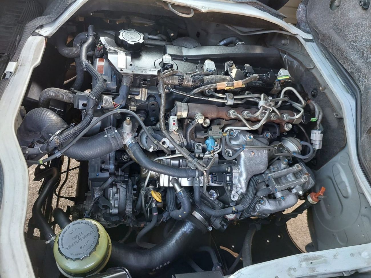 تويوتا هاياس TOYOTA HIACE COMMUTER VAN RHD 2015 MODEL 3.0 L DIESEL AUTOMATIC(PM16486)