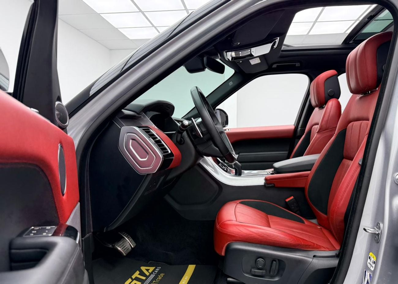 Land Rover Range Rover Sport 2020 Range Rover Sport HSE Dynamic V8, Warranty, Full Range Rover Service History, Very Low Km, GCC