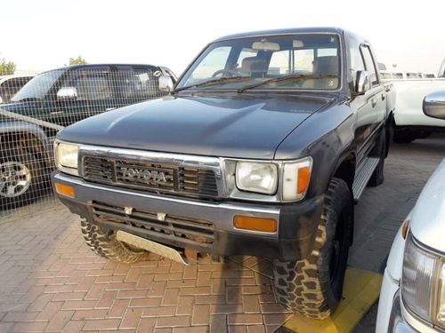 تويوتا هيلوكس Hilux pick up RIGHT HAND DRIVE (Stock no PM 352 )
