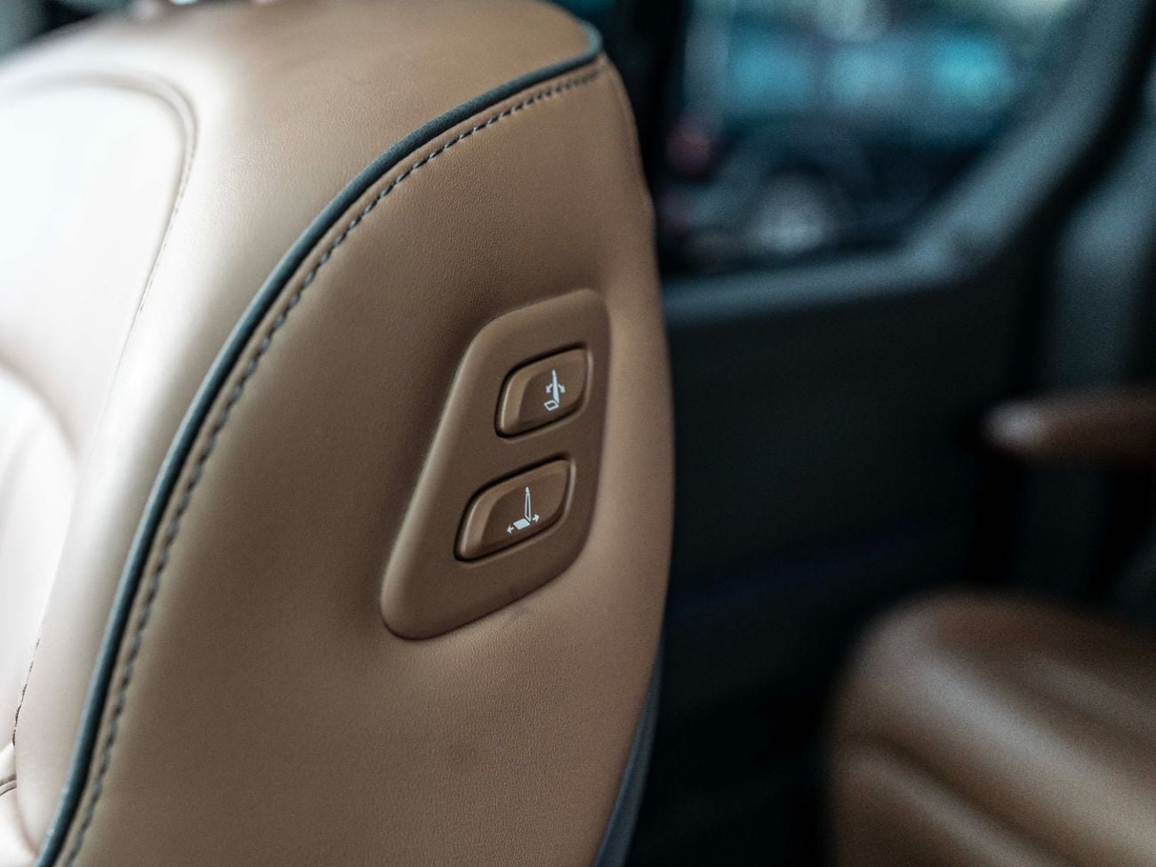 هيونداي ستاريا 3.5L Luxury (7 Seater)