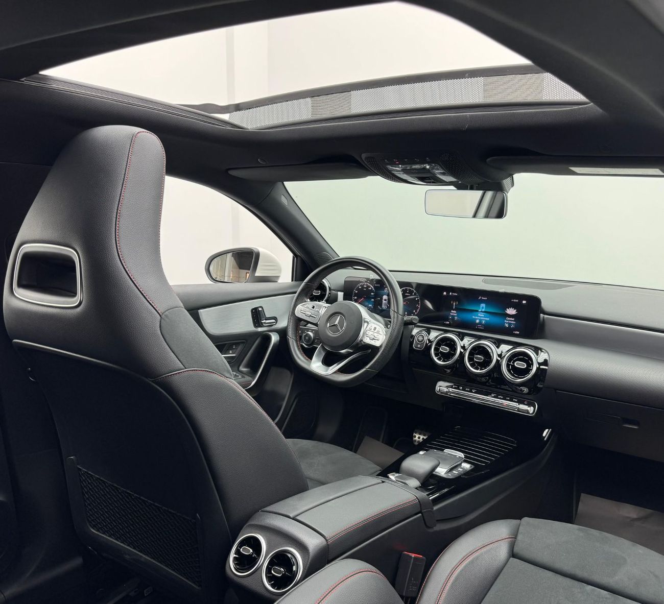 Mercedes-Benz A 200 AMG 2021 Mercedes-Benz A 200 AMG, 1 Year Warranty, Full Service History, GCC