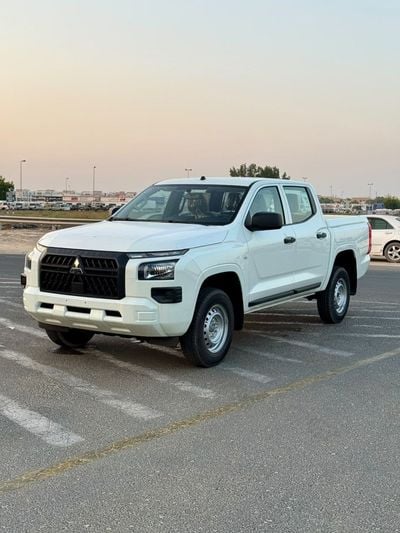 Mitsubishi L200 GLX MiTsUBiSHi - L-200 - M-Line - 2.4L - DC - MT - STaNDaRD - 2026 - WHiTE