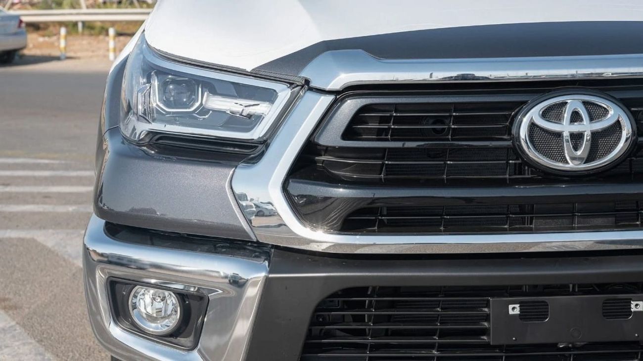 تويوتا هيلوكس HILUX 2.7L MANUAL