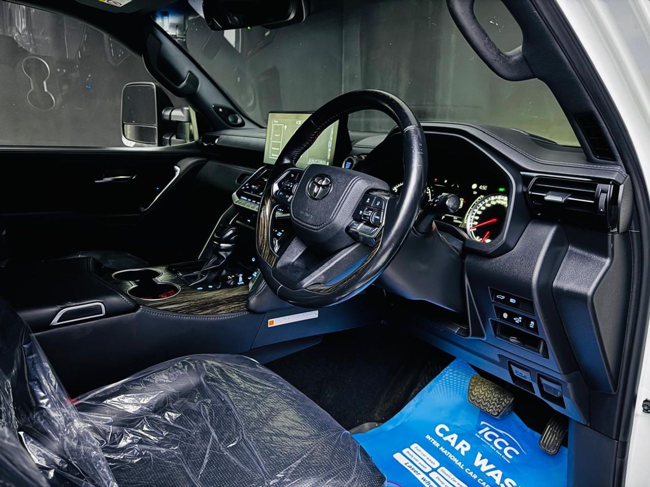 Toyota Land Cruiser Sahara( top of the line trim) RHD 3.3L V6 Twin-Turbo Diesel Engine Automatic Gear 4WD 7 Seats 5 Door