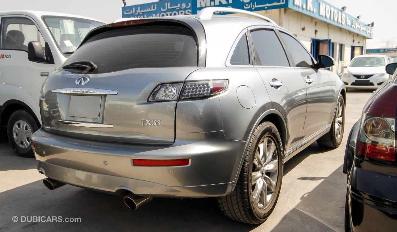 إنفينيتي FX35 Car For export only