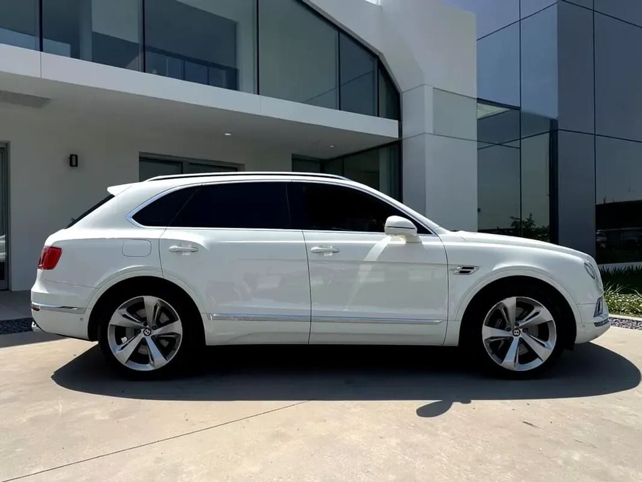 بنتلي بينتايجا EID SALE | 1 YEAR FREE WARRANTY |  AED 4,640 P.M | 0% DOWN PAYMENT | BENTLEY BENTAYGA | 4.0L V8 | 20