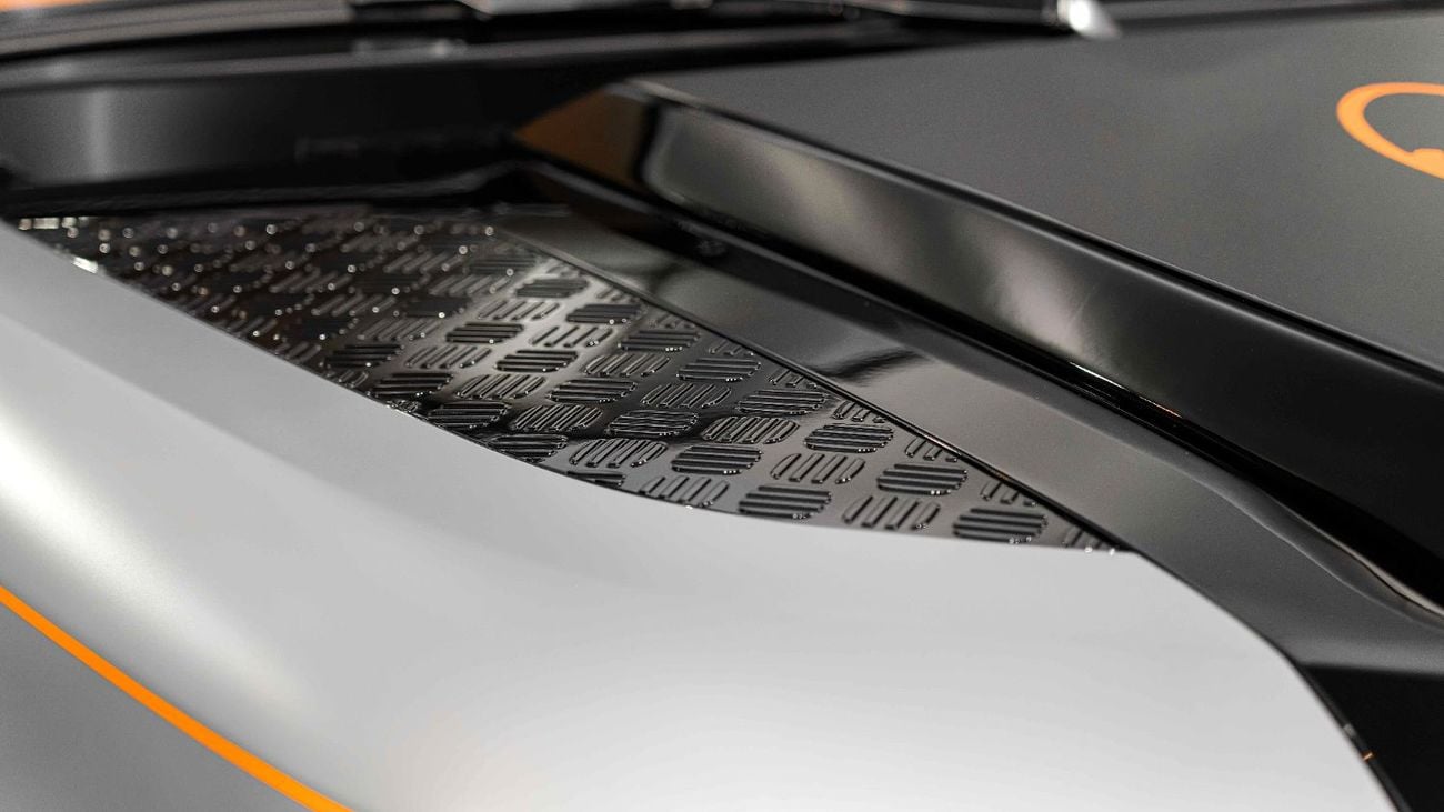 لاند روفر ديفندر | NEGOTIABLE PRICE | 110 P400 X EDITION | LUMMA CLR LD | V6 | FULLY LOADED