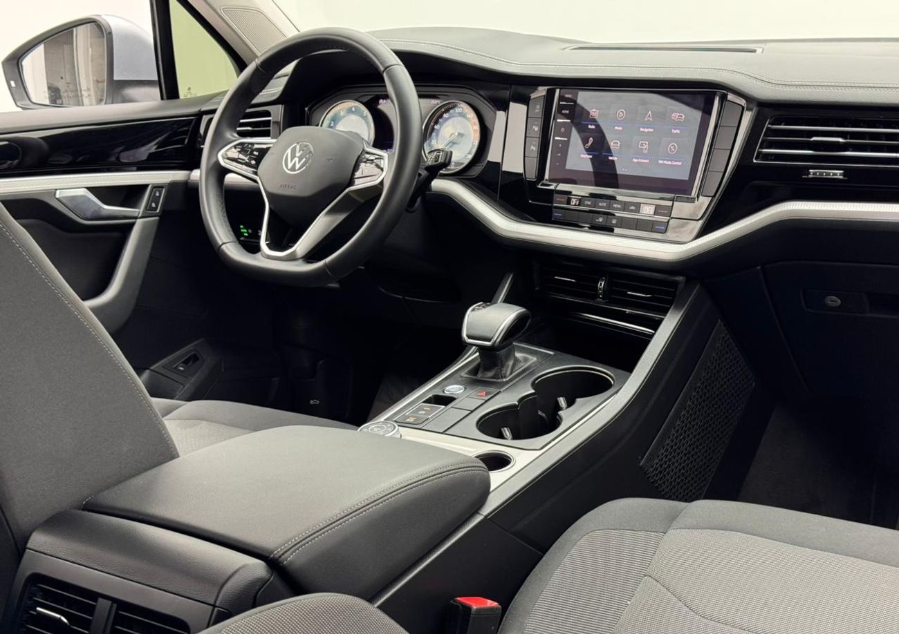 فولكس واجن طوارق Trendline 3.0L 2021 Volkswagen Touareg Trendline, 2026 Volkswagen Warranty, Volkswagen Service Histo