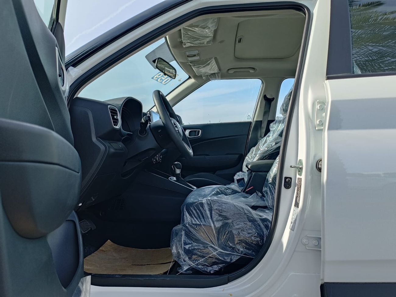 هيونداي فنيو Premier Plus Turbo/ 1.0L V4/ SUNROOF/ FULL OPTION (CODE # VEN10AF)