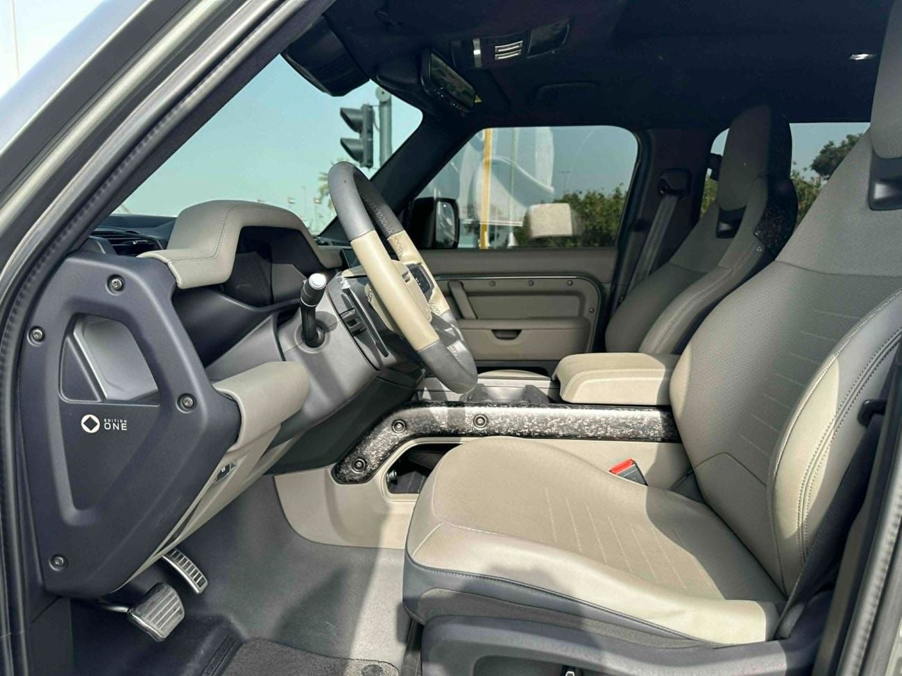 Land Rover Defender Defender Octa 2025 GCC Specs