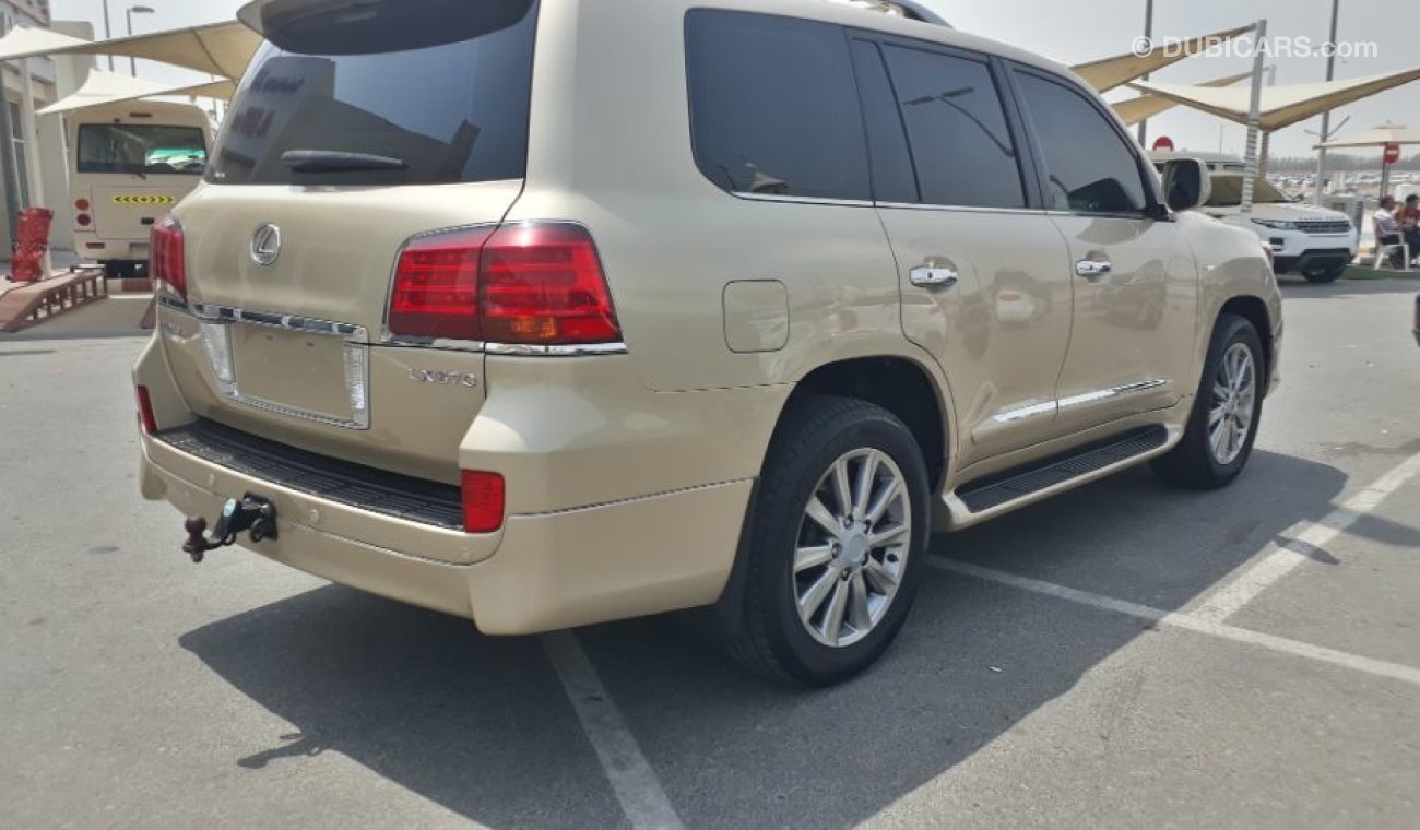 Lexus LX570 السيارة نظيفه جدا بحاله ممتازه بدون حوادث ضمان شاسيه جير ماكينه