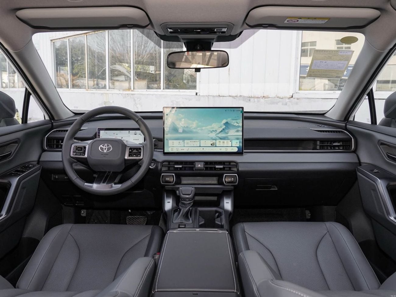 Toyota RAV4 LUXURY HEV (NON GCC)