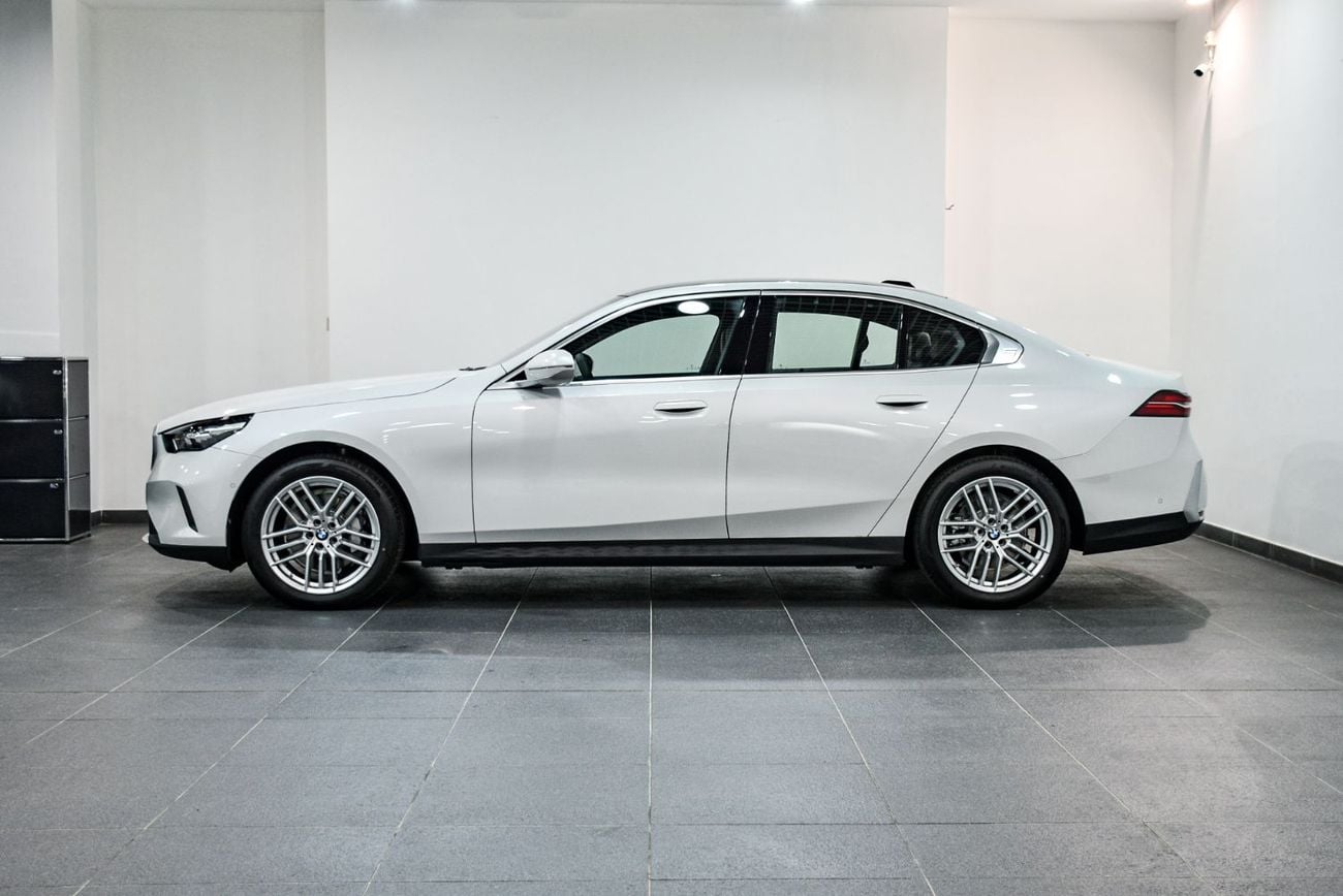 BMW 530i 530i Sedan Pure