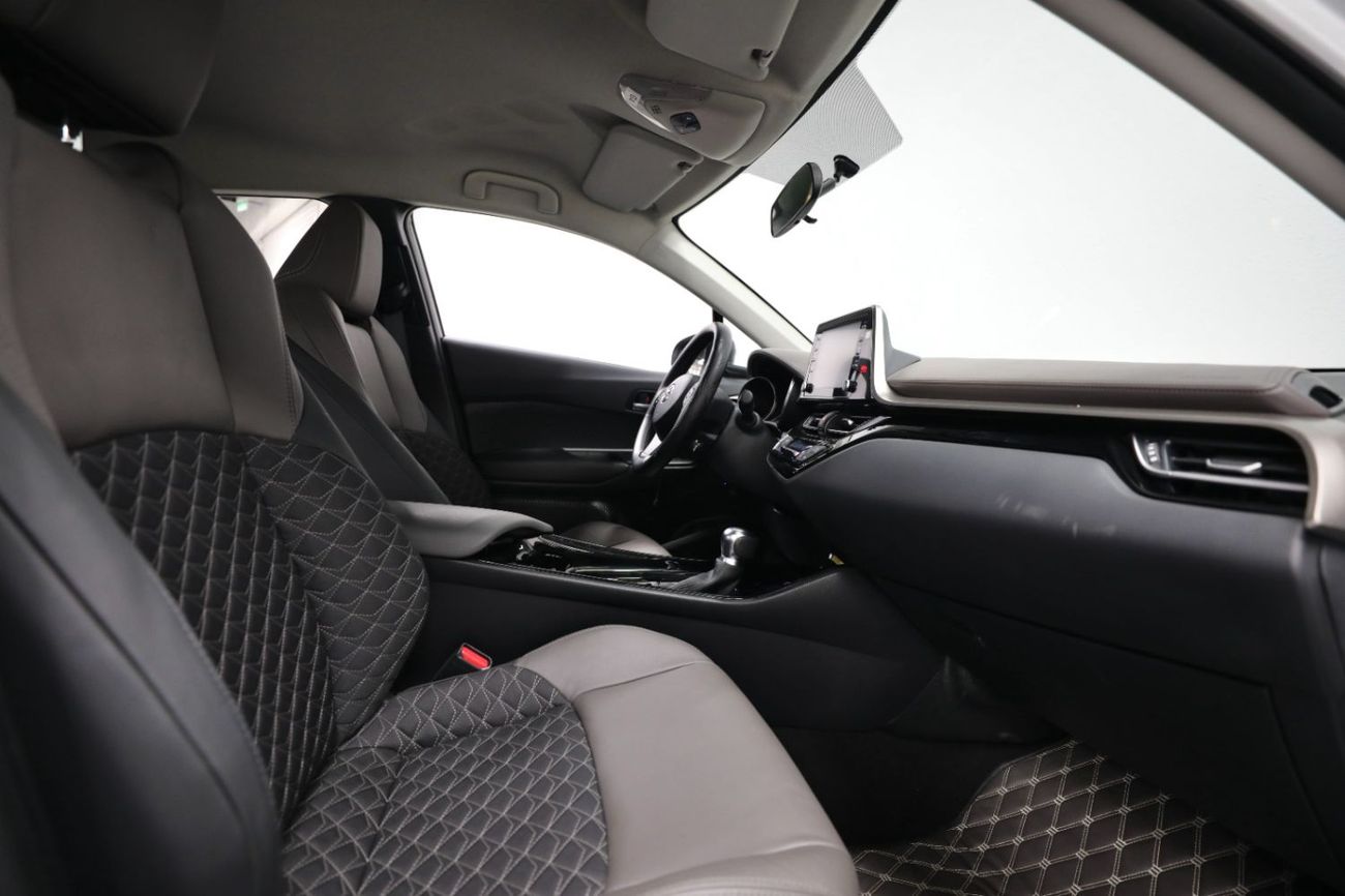 تويوتا CHR GCC | Toyota C HR | 1.8L Hybrid  | 2 Years Warranty | AED 1450 monthly with 0% Downpayment | Ref#R36