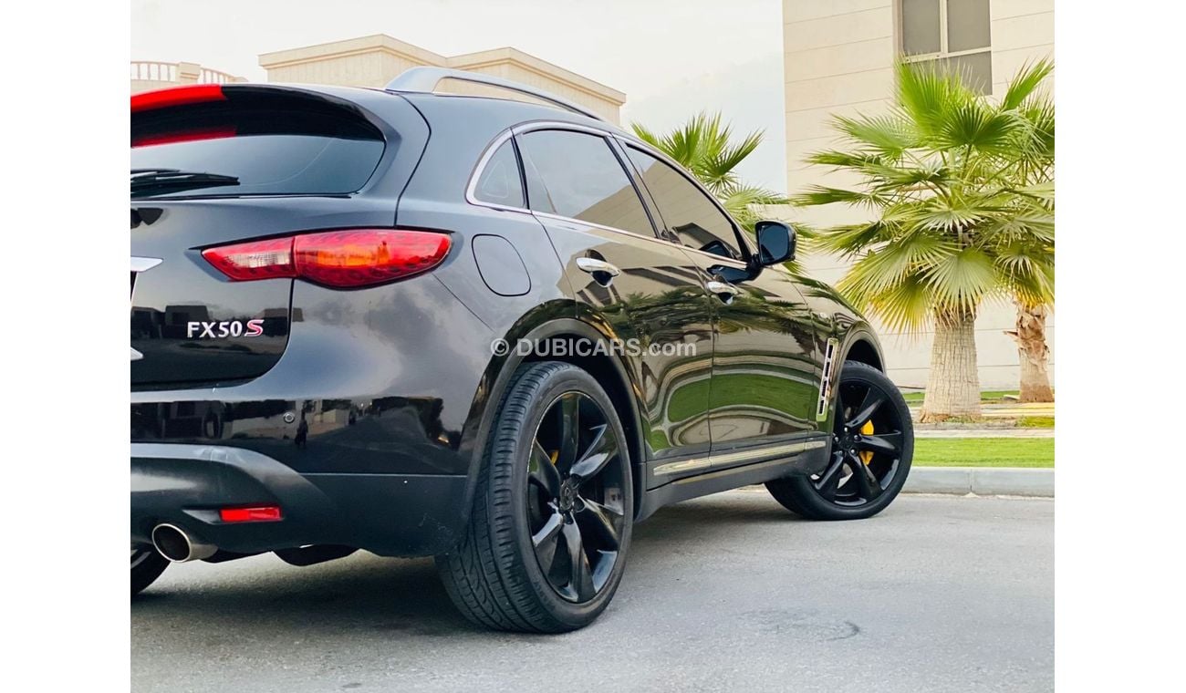 Infiniti FX50 INFINITI FX50 || GCC || 5.0 V8 || VERY WELL MAINTAINED