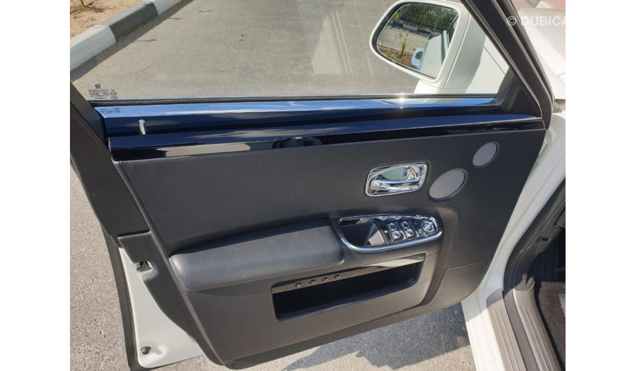 Rolls-Royce Ghost 2012 REAR ENTERTAINMENT JAPANESE SPECS