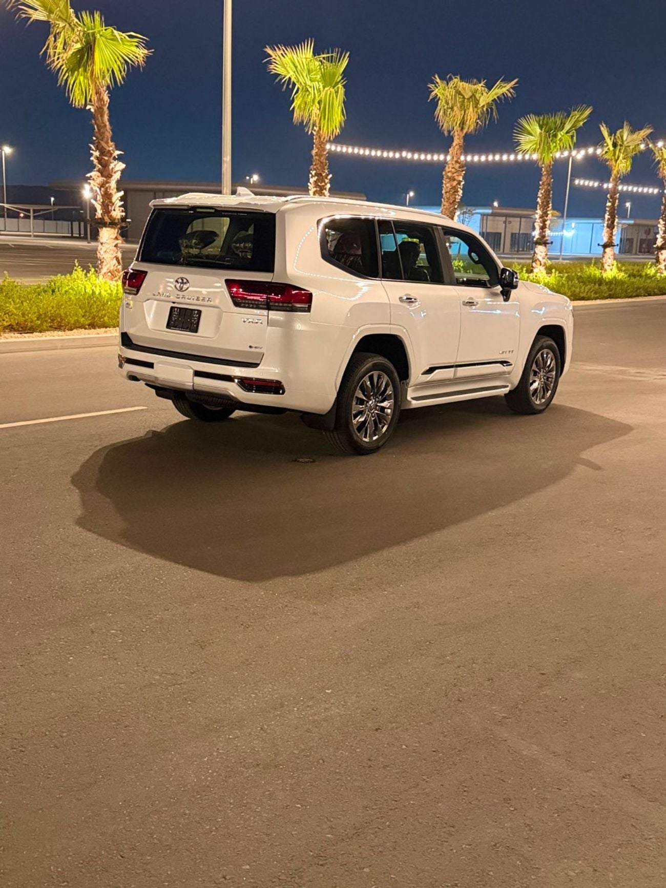 تويوتا لاند كروزر VXR