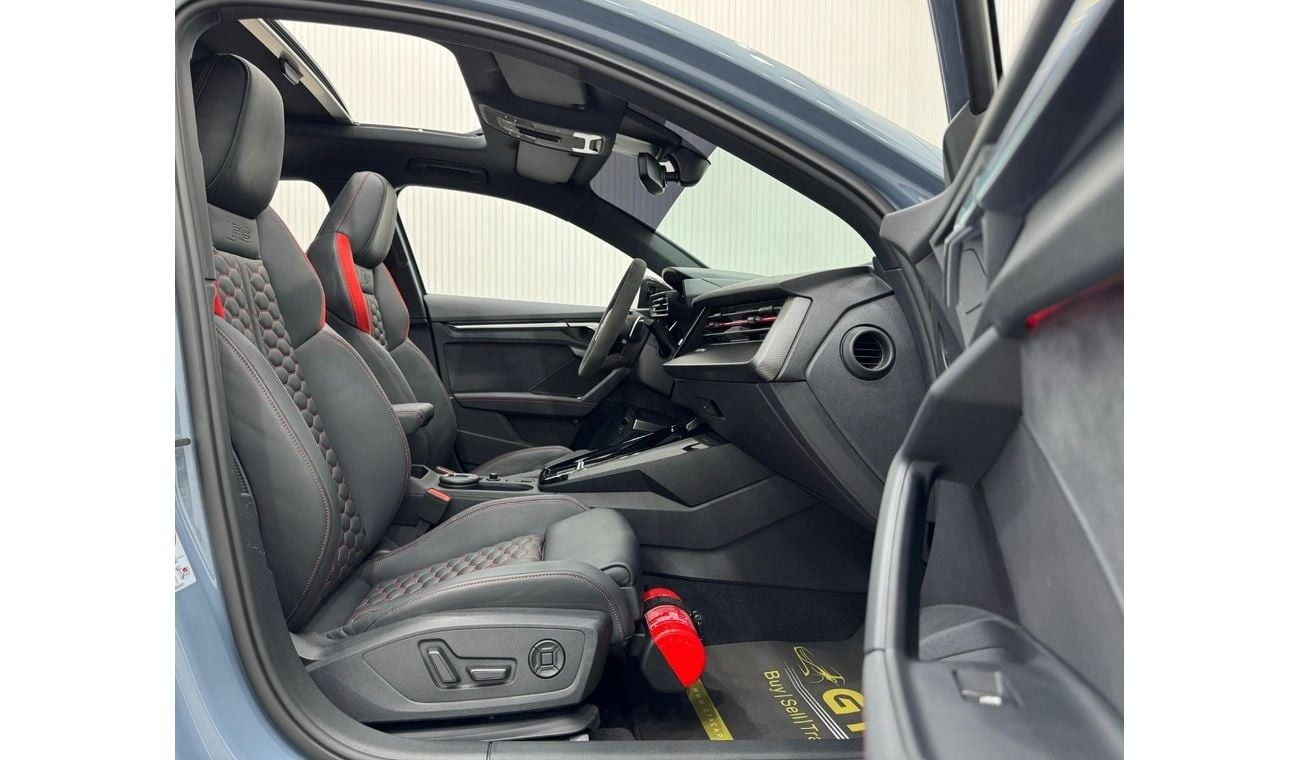 أودي RS3 TFSI quattro 2.5L Sedan 2024 Audi RS3 Quattro, Nov 2028 Audi Warranty + Service Pack, Full Options,