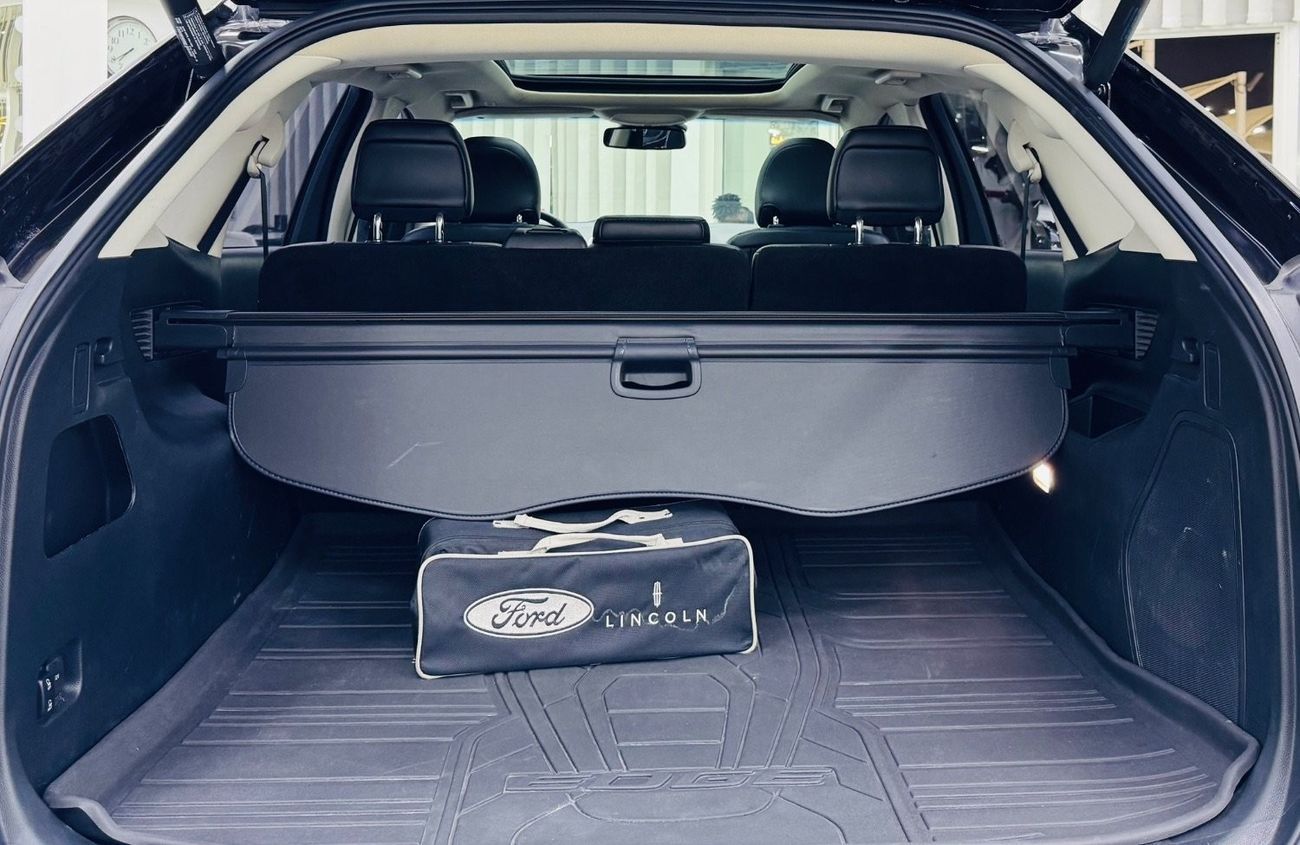 Ford Edge GCC .. FSH .. Original paint .. warranty .. Service .. AWD .. Titanium .