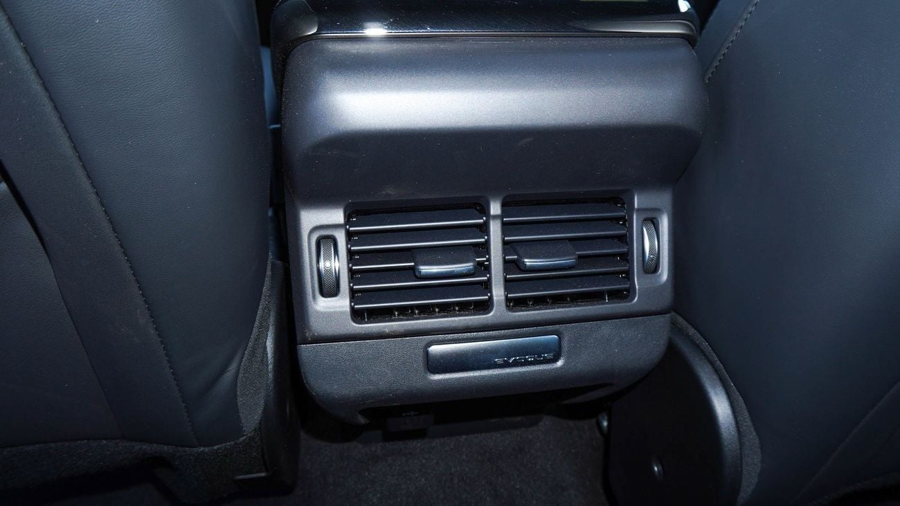 لاند روفر رانج روفر إيفوك P160 R-Dynamic 1.5L