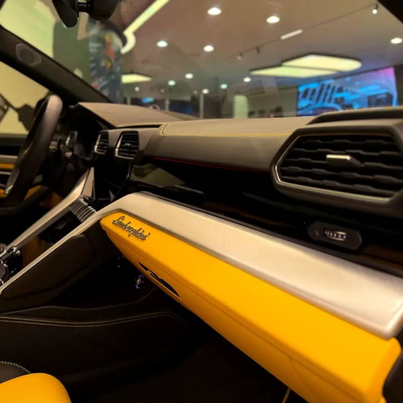 لامبورغيني اوروس BRAND CONDITION