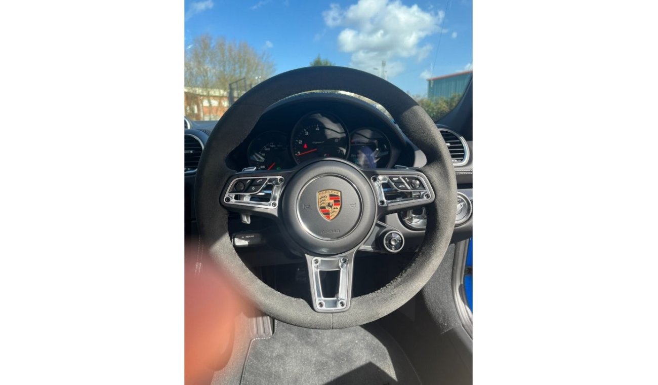 بورش كايمان Porsche 718 Cayman T Right Hand Drive