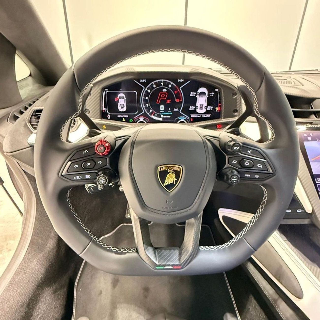 لامبورغيني ريفويلتو STD Lamborghini Revuelto 2025 مواصفات يابانية