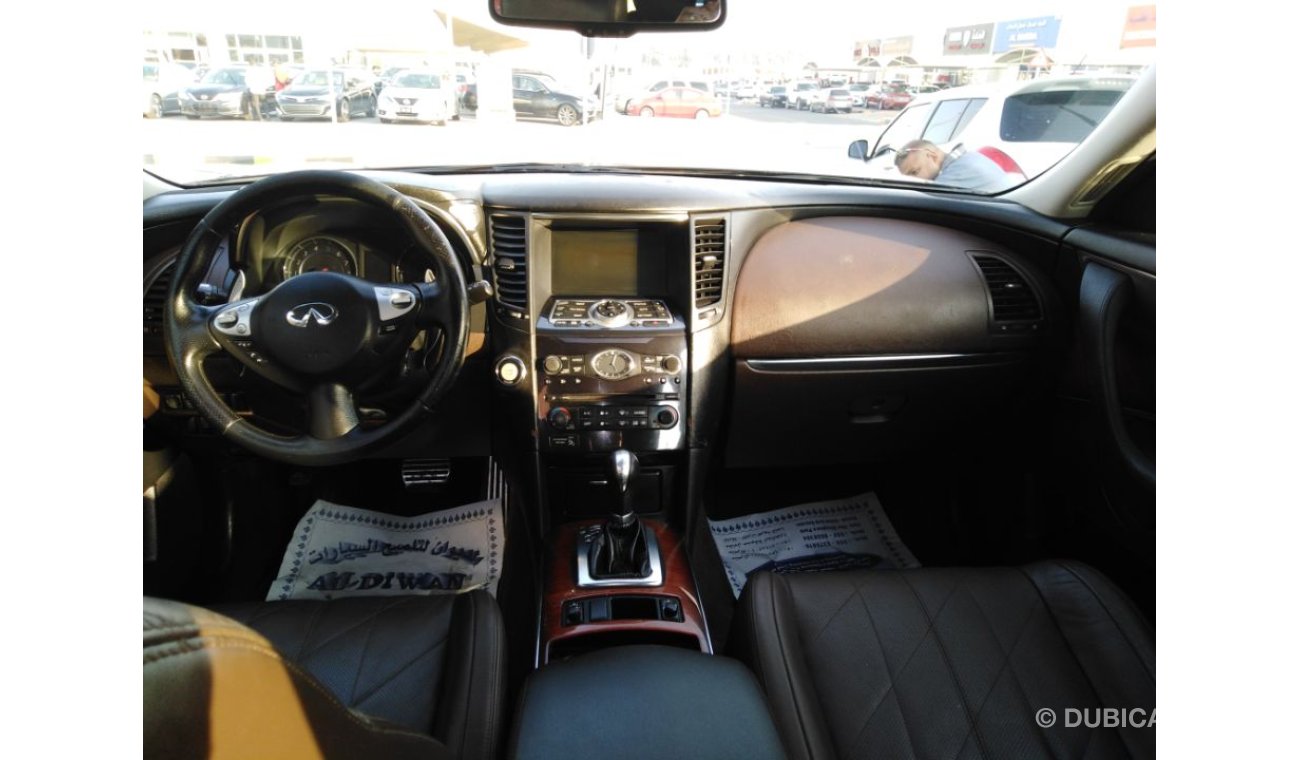 Infiniti FX35