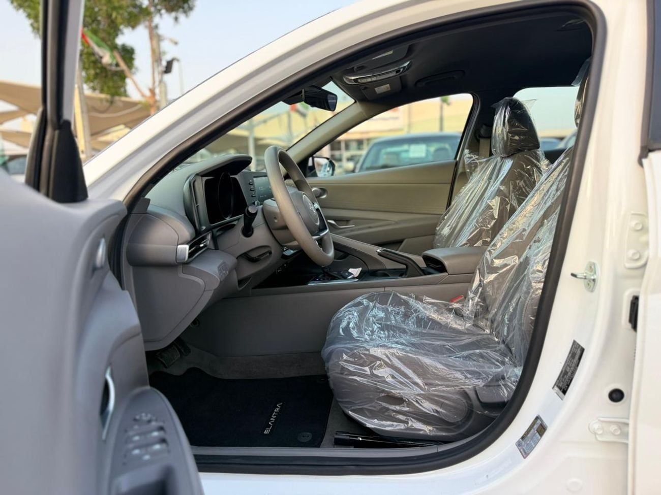 Hyundai Elantra COMFORT VERY CLEAN CAR LOW MILEAGE