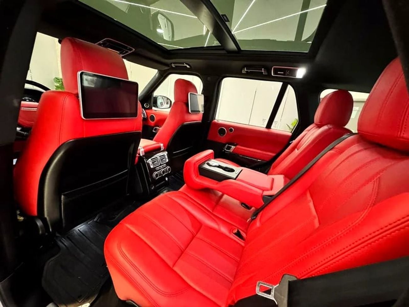 Land Rover Range Rover AUTOBIOGRAPHY FACELIFT TO || AUTOBIOGRAPHY KIT RR VOGUE V8 II GCC || TOP RANGE || PANORAMIC ||SCREENS