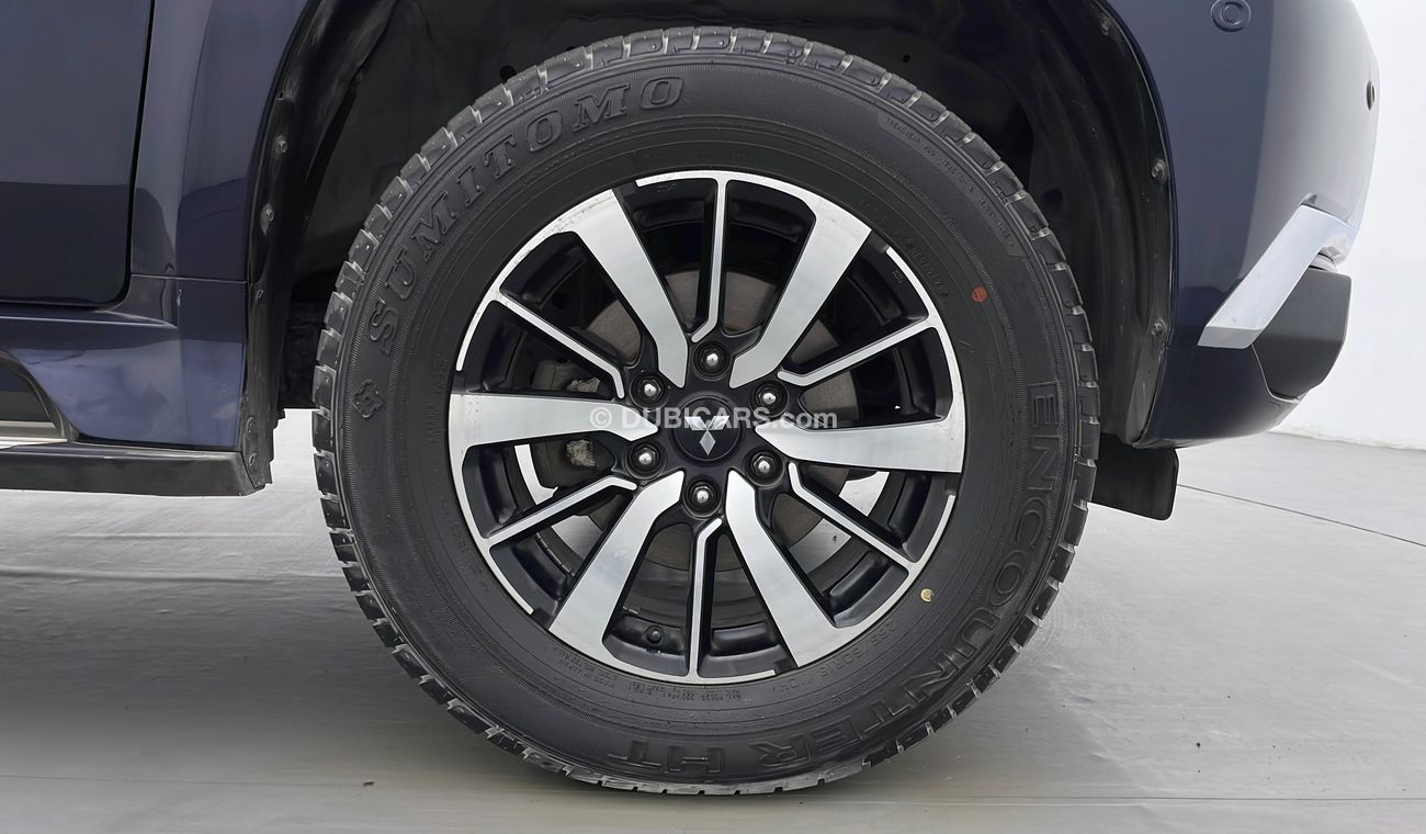 Mitsubishi Montero 3