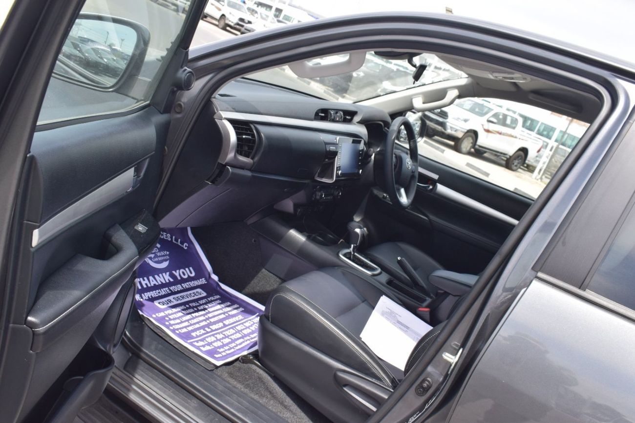 تويوتا هيلوكس SR5 2.8L Diesel A/T 4x4