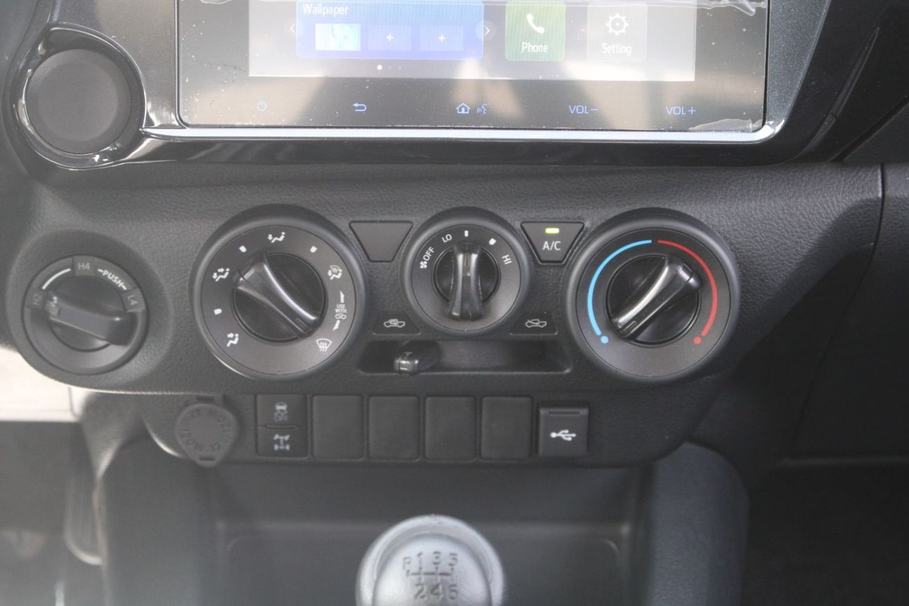 Toyota Hilux TOYOTA HILUX 2.4L DIESEL 4 X 4 DOUBLE CABIN ACTIVE MANUAL