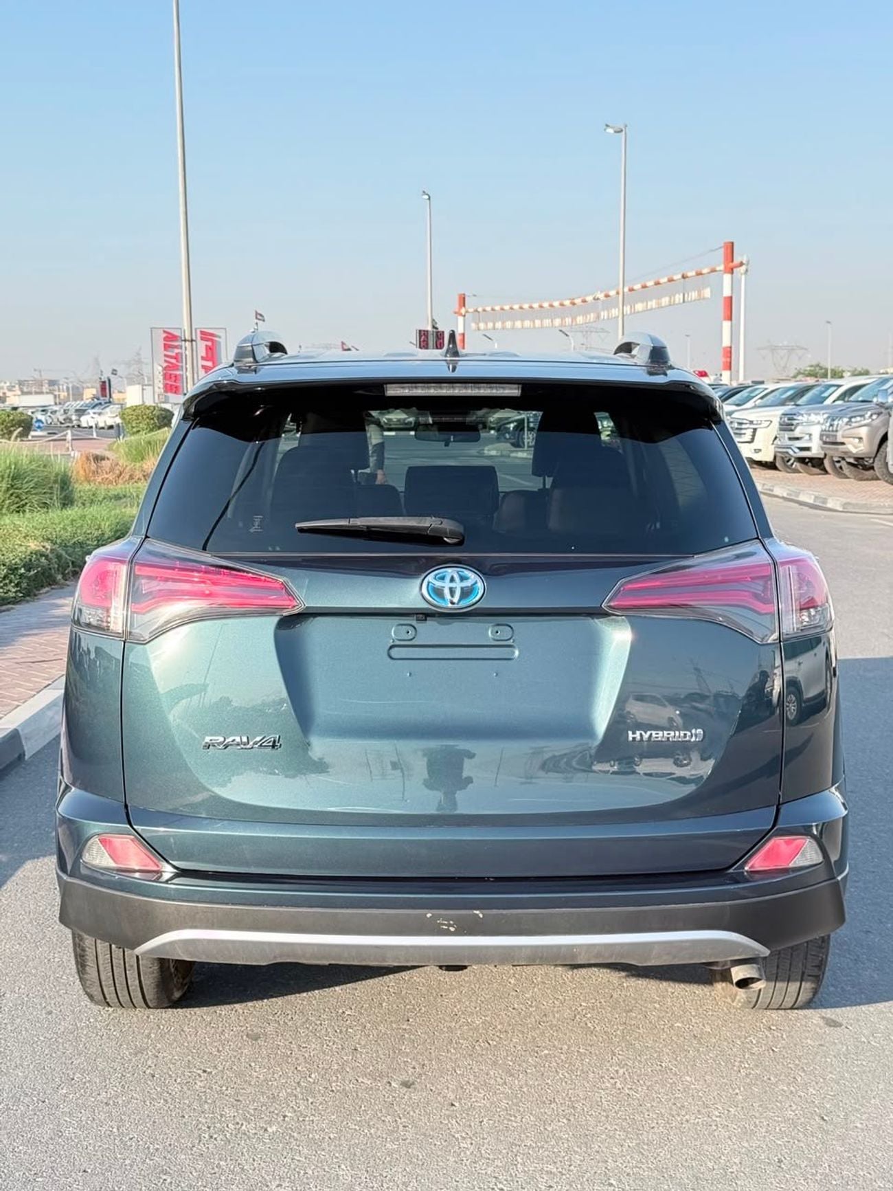 Toyota RAV4 2018 model LE hybrid