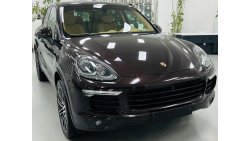 Porsche Cayenne Std GCC .. FSH .. Perfect Condition .. Panoramic .. V6 .