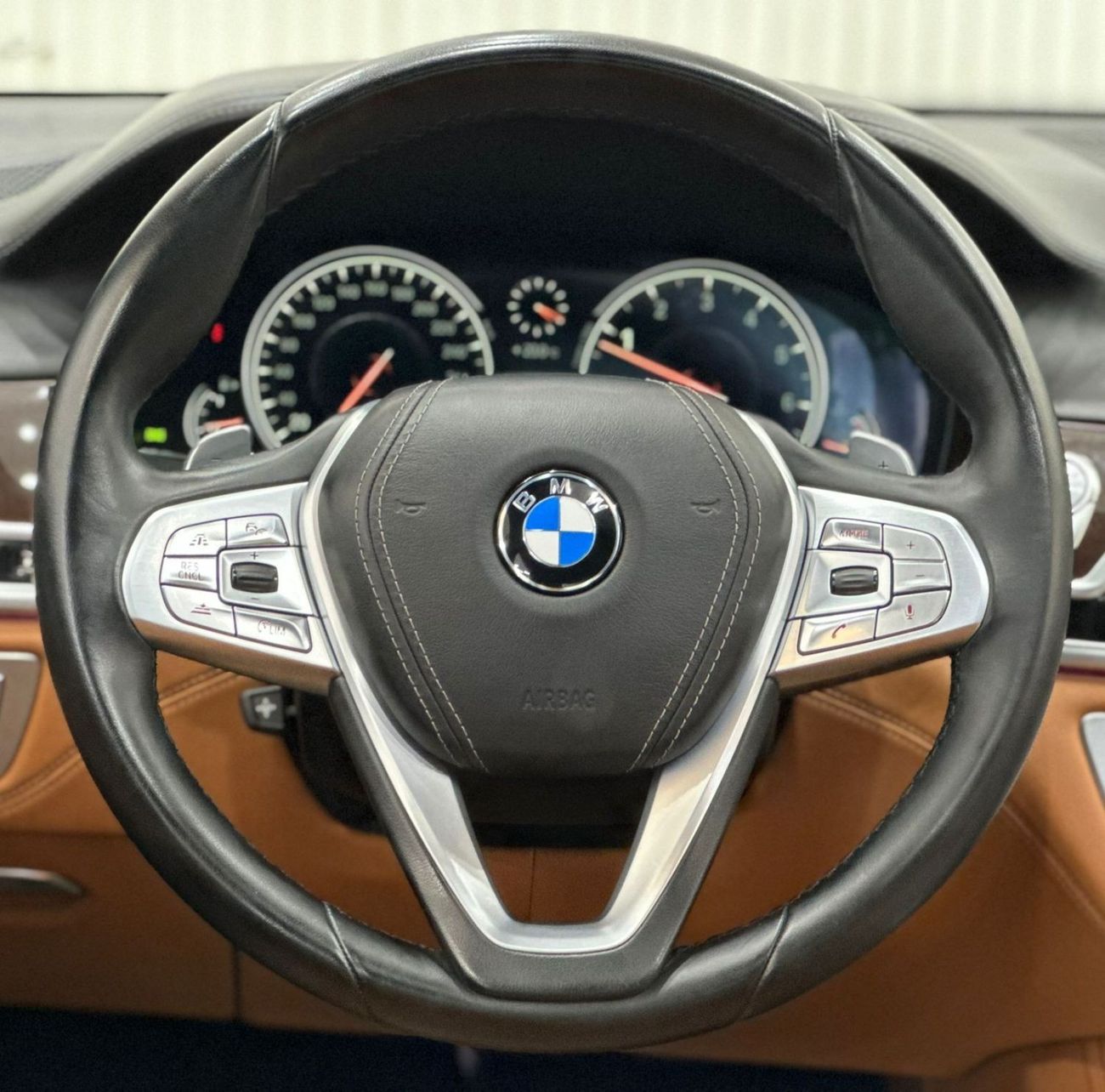 BMW 740Li Exclusive 2016 BMW 740li Carbon Core, BMW Service Contract, Full Options, Low Kms, GCC