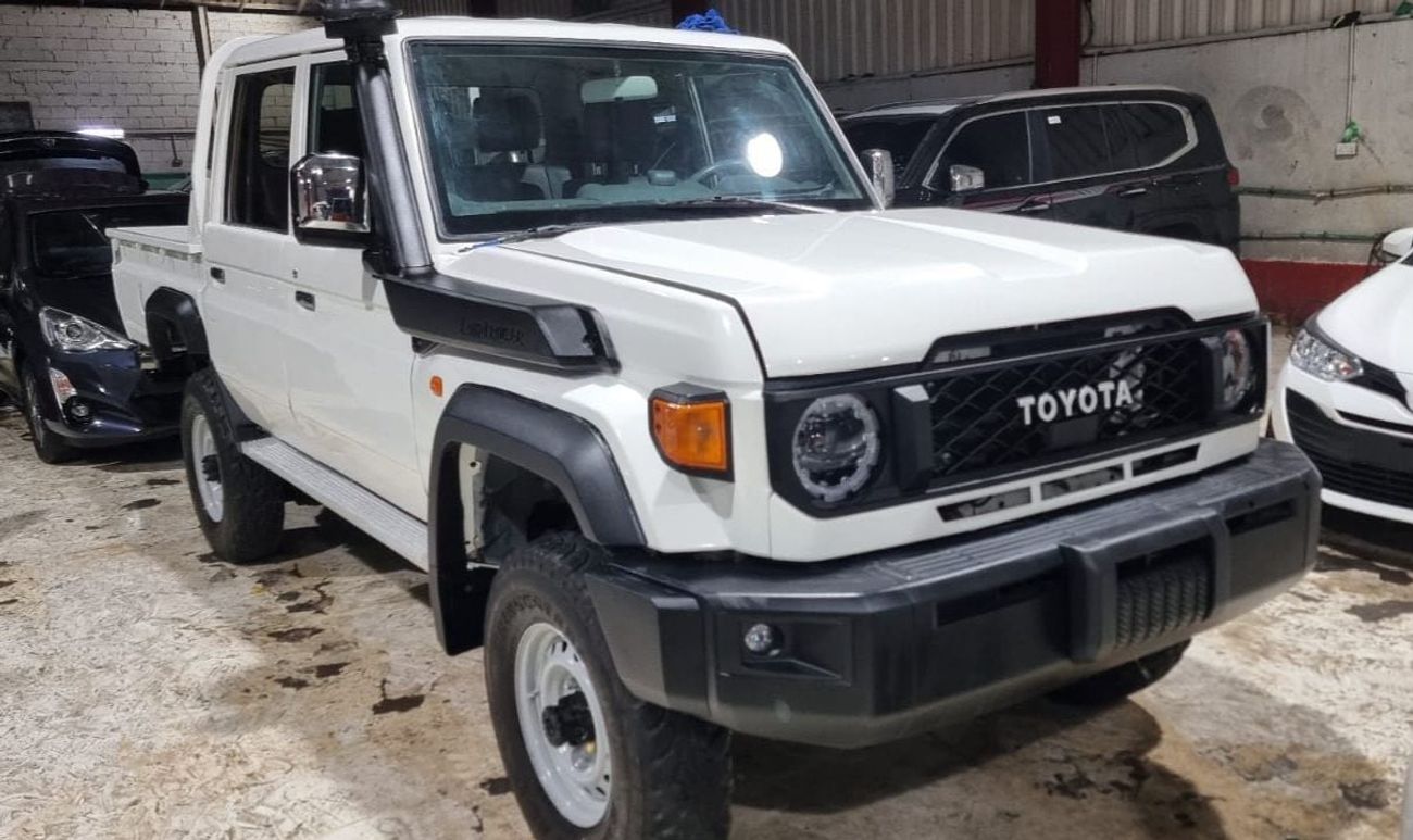 Toyota Land Cruiser Pick Up Toyota landcruise pickup 2021Model Modified 2024 v6 4.2 Diesel engine Colour White Transmission Manu
